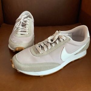 Nike Daybreak Shoes size 8.5, Enigma Stone